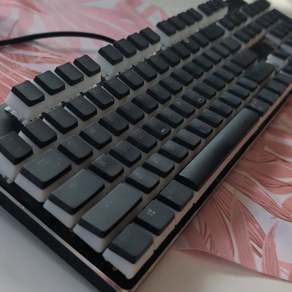Glorious Custom Gaming Keyboard GMMK RGB Full Size - Wired Mechanical keyboard